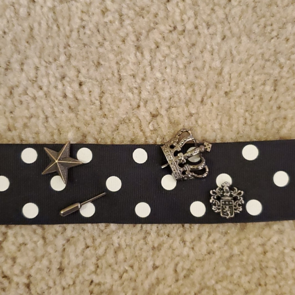 Set of 3 brooches